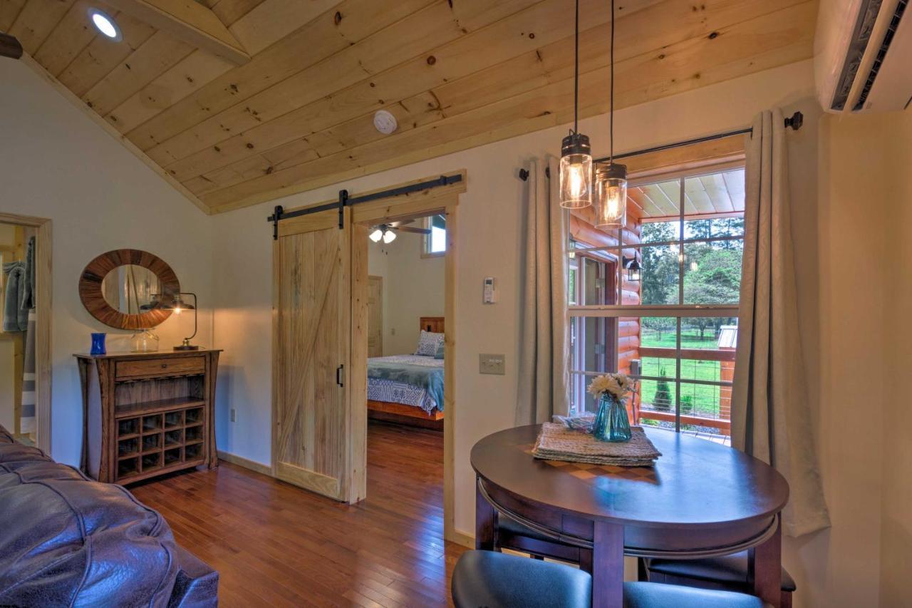 Cozy Riverfront Cabin With Private Deck And Hot Tub! Bryson City Exterior foto